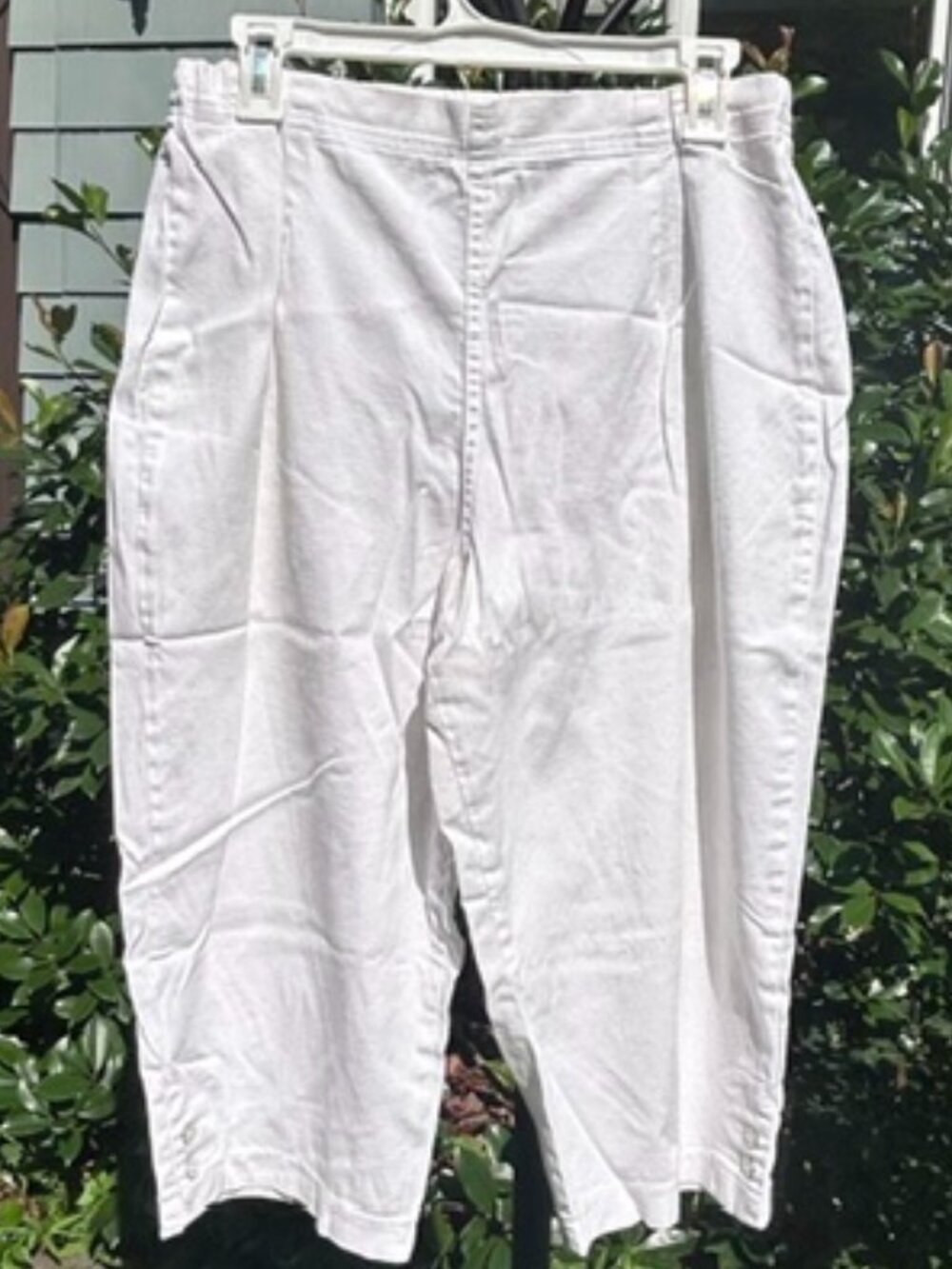 White Cotton Capris